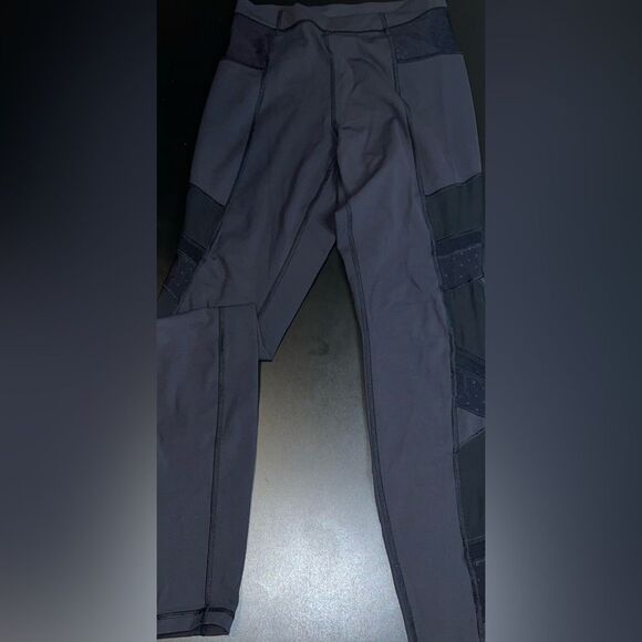 Lululemon Black Cutout Mesh Detailed Leggings Size 8 EUC - Picture 1 of 8